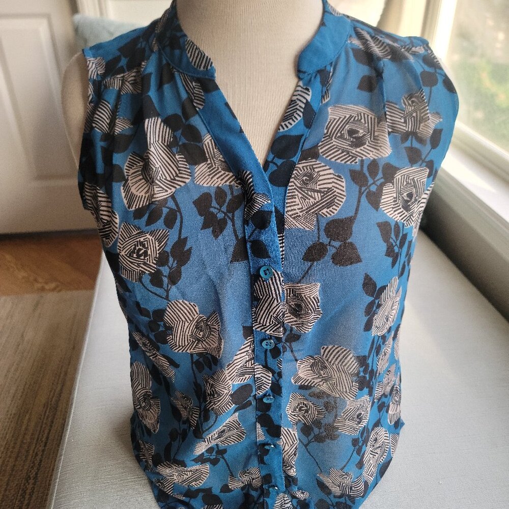 CAbi "Poppy Top" Blue & Grey Geometric Floral